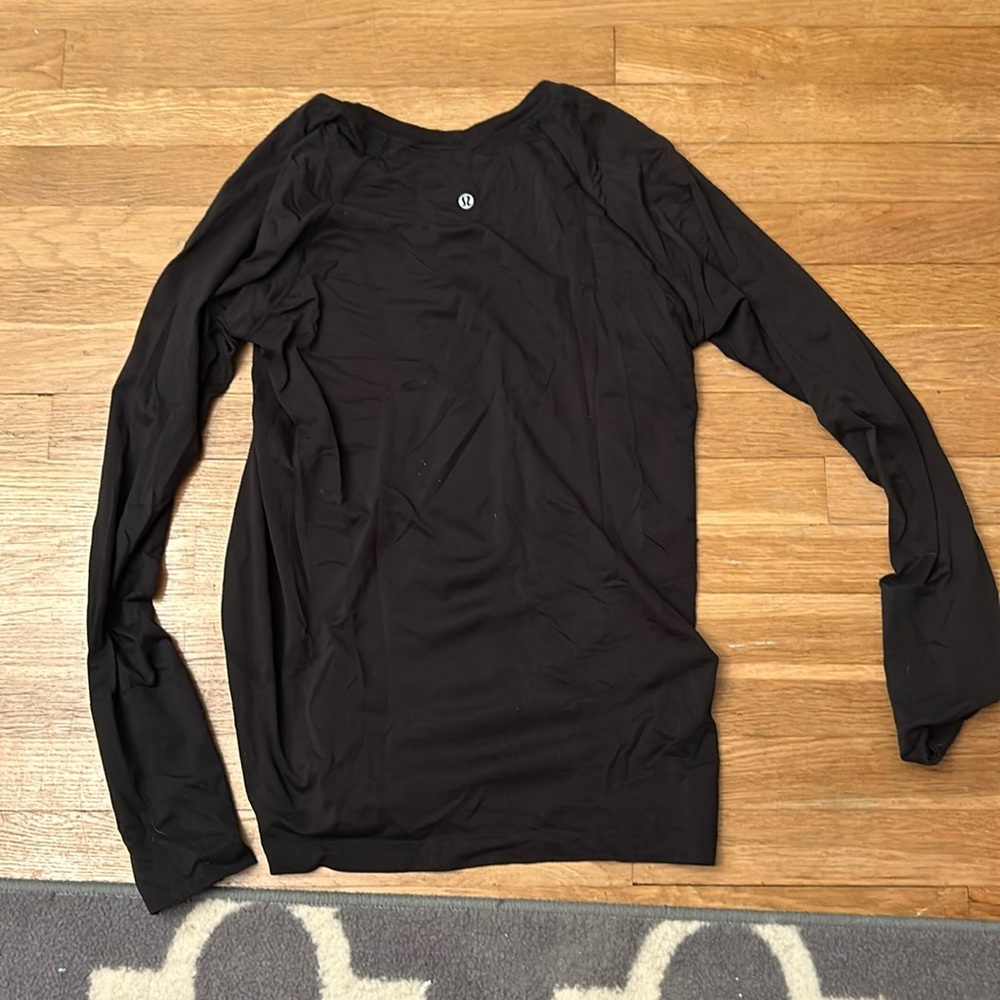 Long- sleeve swiftly tech, size 10, nothing wrong just doesn’t fit me anymore